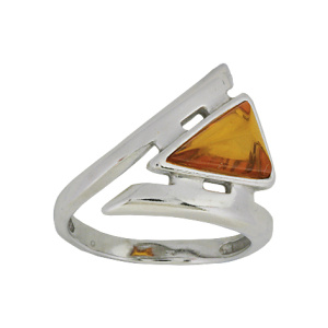 Кольцо серебряное, камень Янтарь, артикул:81160026
