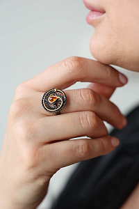 Кольцо серебряное, камень Янтарь, артикул:71131089